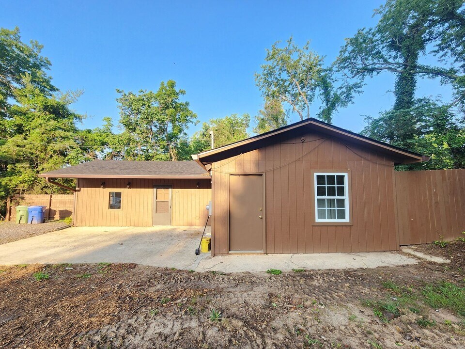 12 Marigold St in Asheville, NC - Building Photo