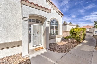 337 Seine Way in Henderson, NV - Building Photo - Building Photo