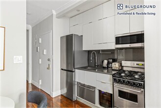 221 Mott St in New York, NY - Building Photo - Building Photo
