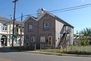 746-748 N Limestone Apartments