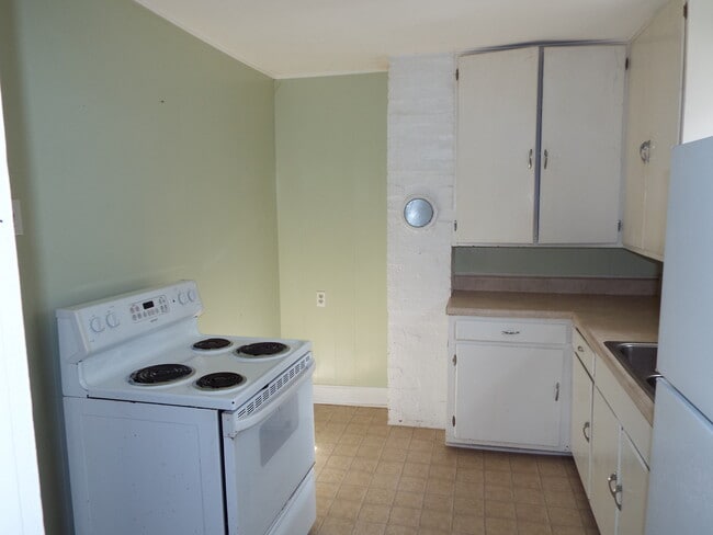 37 Shasta Dr in Sylva, NC - Building Photo - Building Photo