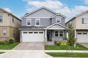 17316 SW Harrier Ln in Beaverton, OR - Building Photo