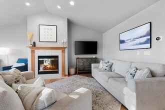 2104-2106 River Point Ct in De Pere, WI - Building Photo - Building Photo