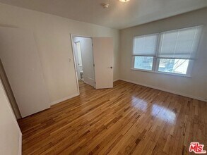 4131 Palmwood Dr in Los Angeles, CA - Foto de edificio - Building Photo