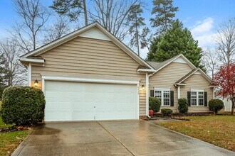 6235 Red Clover Ln in Charlotte, NC - Building Photo - Building Photo
