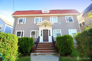 474 Rahway Ave in Woodbridge Township, NJ - Building Photo