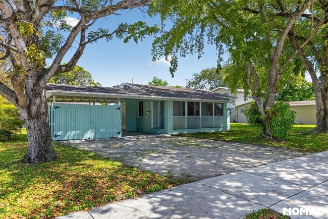 601 NE 35th St in Oakland Park, FL - Building Photo - Building Photo