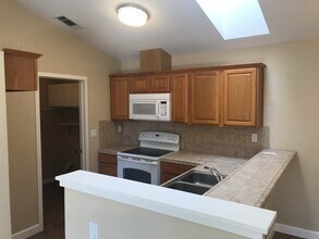 842 Villa Ter in Brentwood, CA - Building Photo - Building Photo
