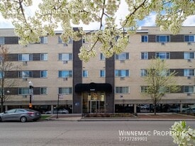 1441 Howard St in Chicago, IL - Building Photo