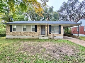 3449 Hallbrook St in Memphis, TN - Building Photo