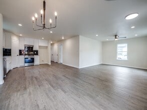 4220 Hamilton Ave in Dallas, TX - Foto de edificio - Building Photo