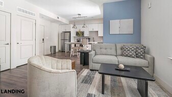 2220 W First St, Unit 165 in Ft. Myers, FL - Building Photo