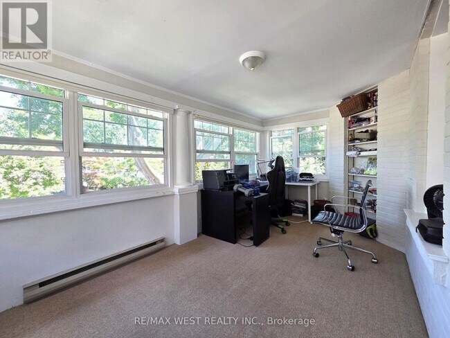 2 Bryce Ave in Toronto, ON - Building Photo - Building Photo