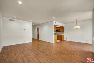 11656 Montana Ave in Los Angeles, CA - Building Photo - Building Photo