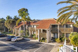 Las Brisas in Huntington Beach, CA - Building Photo