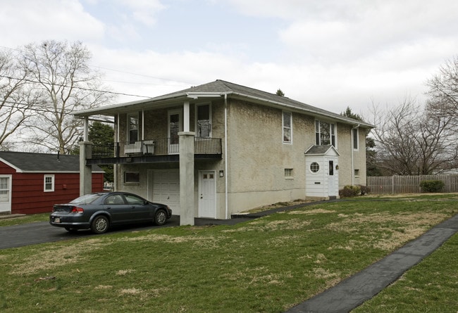 4400 Kutztown Rd in Temple, PA - Foto de edificio - Building Photo