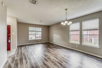 21902 Willow Shadows Dr in Tomball, TX - Building Photo - Building Photo