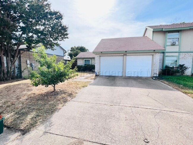 2925 Fairway Dr in Grand Prairie, TX - Building Photo - Building Photo