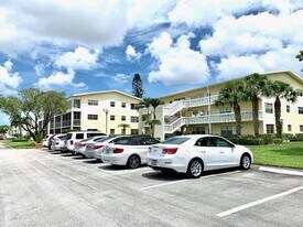 349 Dorset I in Boca Raton, FL - Building Photo