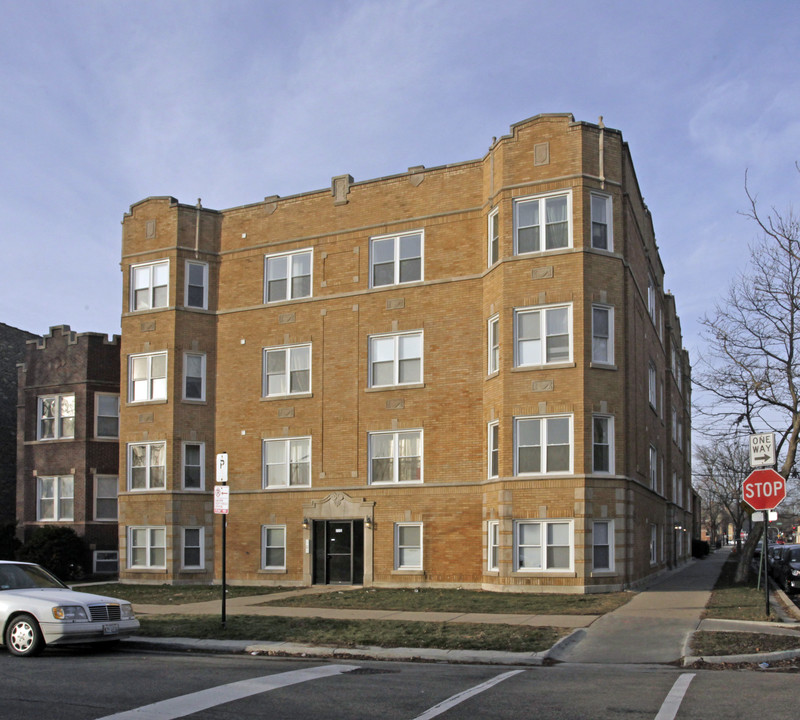 6154 N Oakley Ave in Chicago, IL - Building Photo