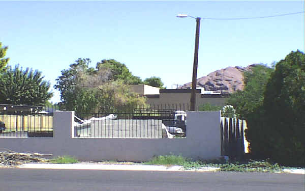 Coronado Apartments in Phoenix, AZ - Building Photo