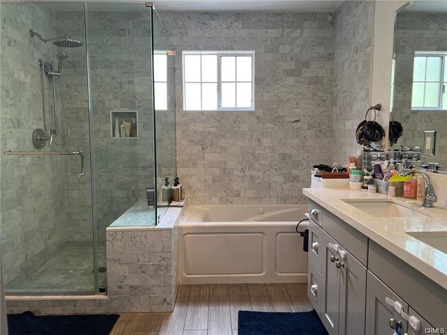 property at 2855 Woodlawn Ave