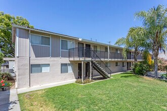 Blue Haven Apartments in Fresno, CA - Foto de edificio - Primary Photo