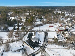 15 Mountain Rd in Goffstown, NH - Foto de edificio - Building Photo
