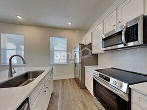 5928 Sycamore Pl St in St. Cloud, FL - Foto de edificio - Building Photo