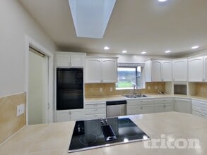 302 3rd Ave SE in Pacific, WA - Building Photo - Building Photo