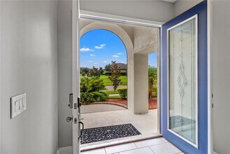 1016 Coretto Ave in Brandon, FL - Foto de edificio - Building Photo
