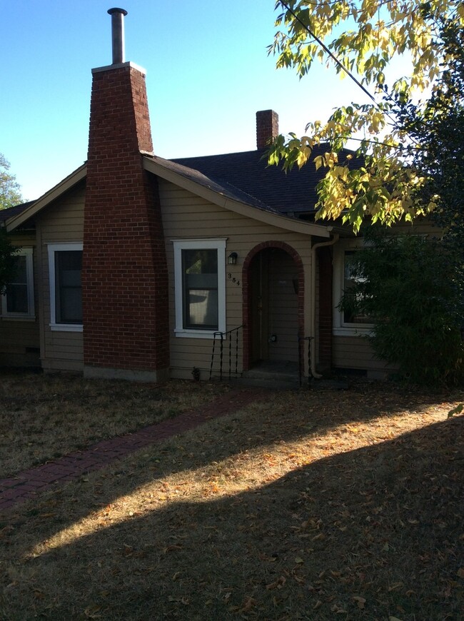 354 Liberty St in Ashland, OR - Building Photo - Building Photo