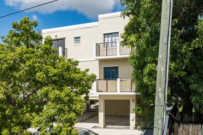 763 SW 5th St in Miami, FL - Foto de edificio - Building Photo