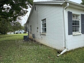 4220 Glenn Hi Rd in Winston-Salem, NC - Building Photo - Building Photo