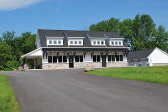 1241 Hilton Parma Corners Rd, Unit Apartment in Hilton, NY - Building Photo - Building Photo