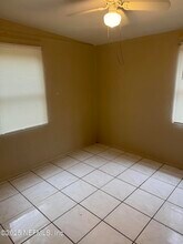 10513 Gailwood Cir E in Jacksonville, FL - Building Photo - Building Photo