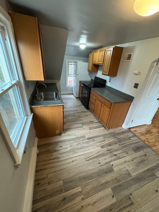 28 York Ave, Unit 2 in Monticello, NY - Foto de edificio