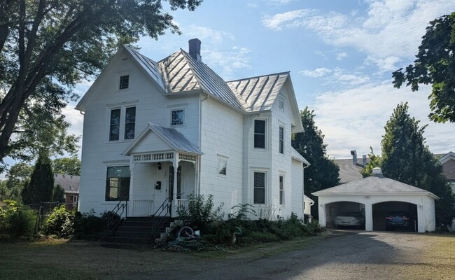 property at 122 North St