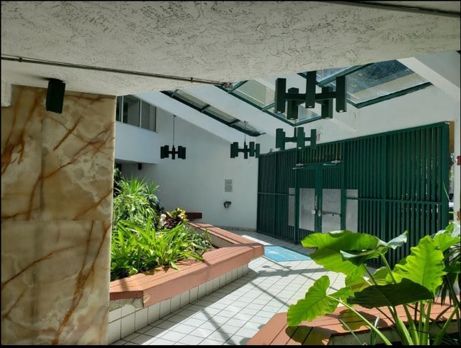 11750 SW 18th St, Unit 403 in Miami, FL - Building Photo - Building Photo