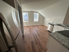 44 Dean St in Taunton, MA - Building Photo - Building Photo