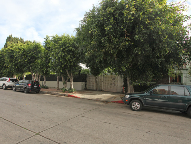 1746 N Gramercy Pl in Los Angeles, CA - Building Photo - Building Photo