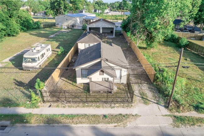 property at 1051 W Little York Rd