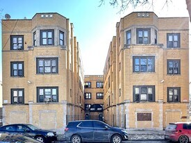 4035 W Gladys Ave, Unit 2N in Chicago, IL - Building Photo