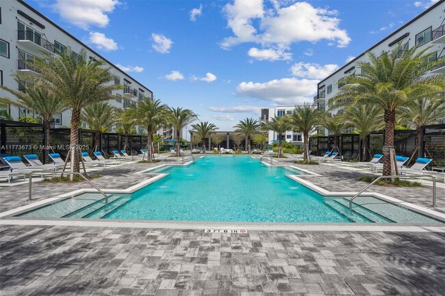2095 W Atlantic Ave in Delray Beach, FL - Building Photo - Building Photo