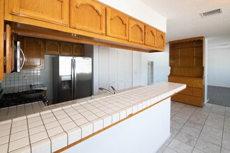 705 Myrtle Ave, Unit 4 in Inglewood, CA - Building Photo - Building Photo