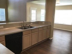 4706 Buescher Ct in Pearland, TX - Building Photo - Building Photo