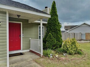 6808 Shawcross Ln in Fayetteville, NC - Foto de edificio - Building Photo
