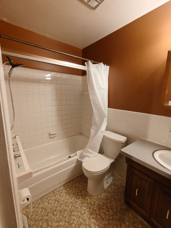 797 Babbitt Rd in Euclid, OH - Building Photo - Building Photo
