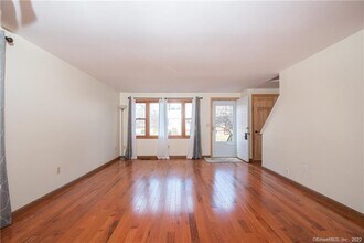 2 Allspice Ln in Glastonbury, CT - Building Photo - Building Photo