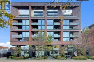 383 Sorauren Ave in Toronto, ON - Building Photo - Building Photo